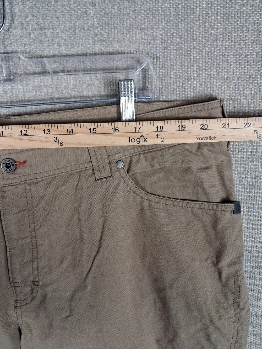 L.L.Bean Riverton Cargo Pants Mens 42x32 Khaki Standard Fit Straight Leg Utility